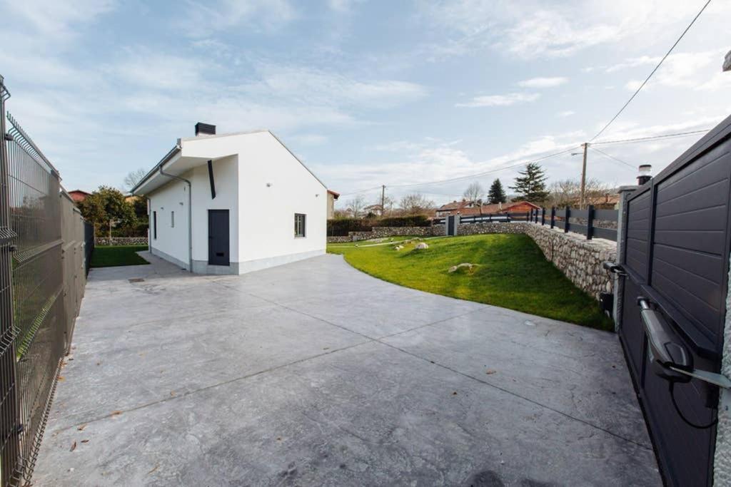 La Llosina Vivienda Vacacional Alquiler Integro Llanes Bagian luar foto